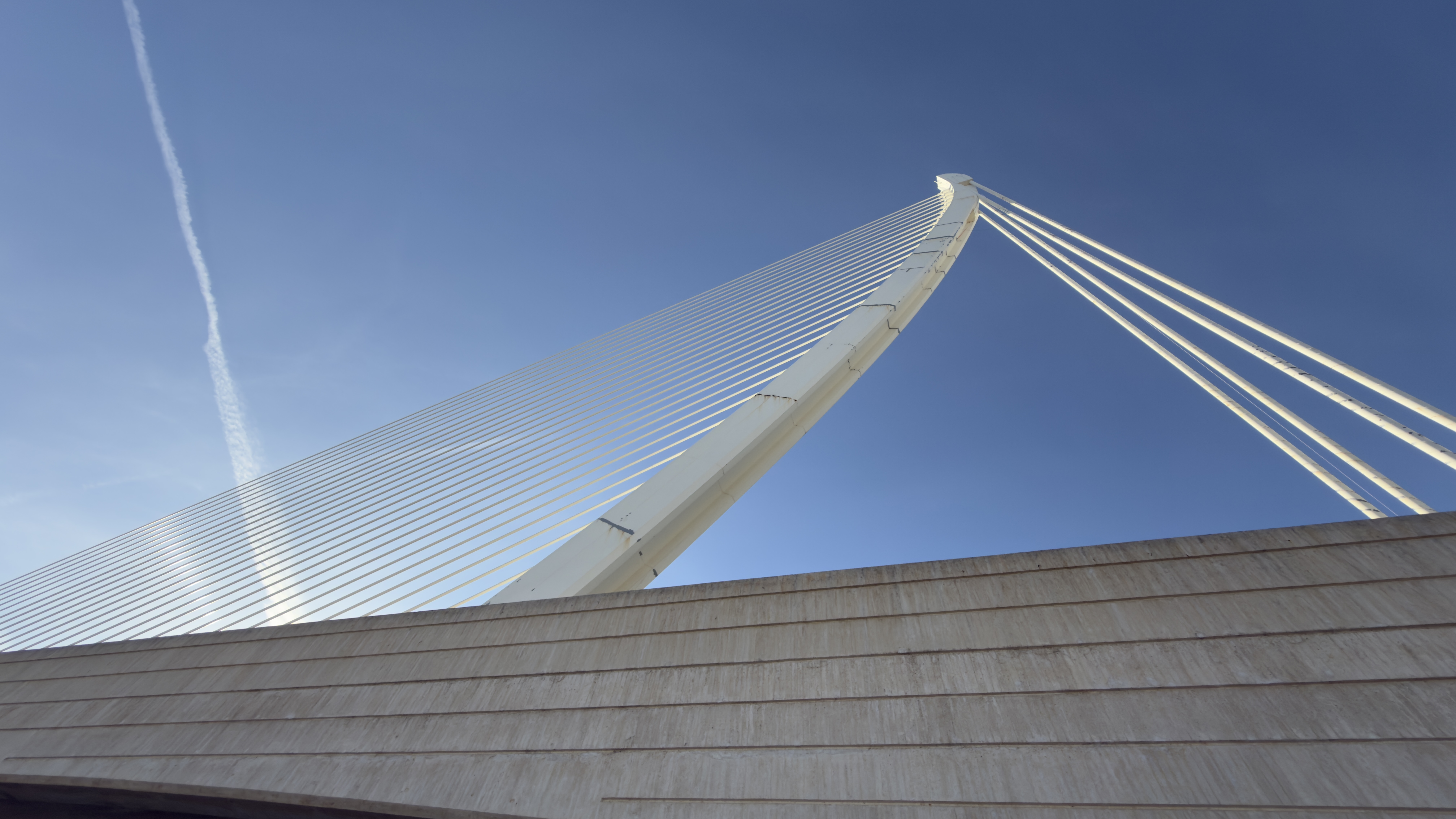 Futuristische Spiegelwelten in Valencia